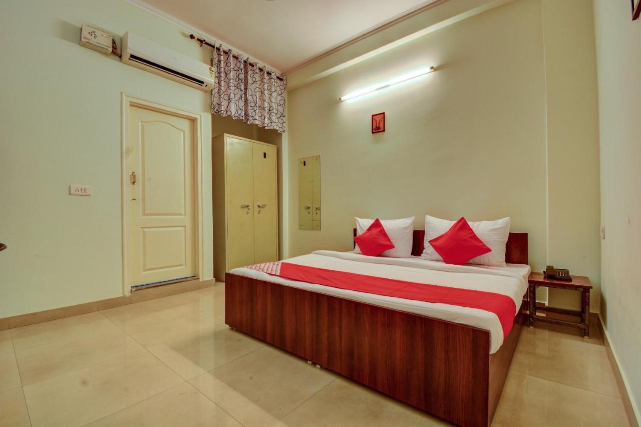 Oyo Hotel Prayag Dźajpur Zewnętrze zdjęcie